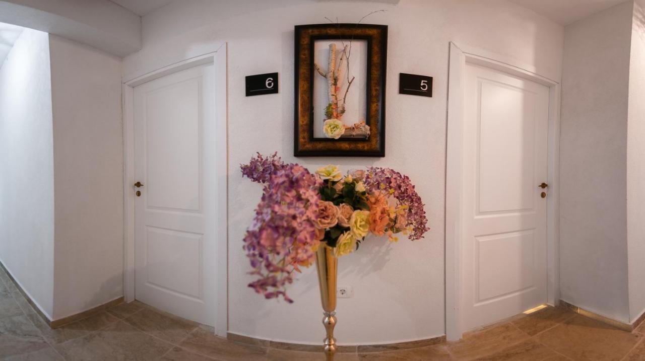 Hotel Boutique 23 Douăzeci şi Trei August Zewnętrze zdjęcie