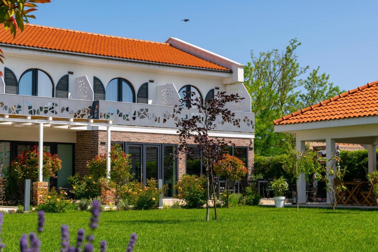 Hotel Boutique 23 Douăzeci şi Trei August Zewnętrze zdjęcie