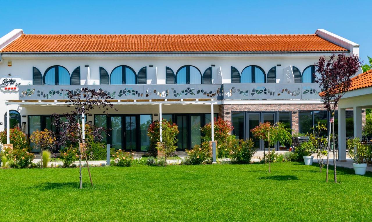 Hotel Boutique 23 Douăzeci şi Trei August Zewnętrze zdjęcie
